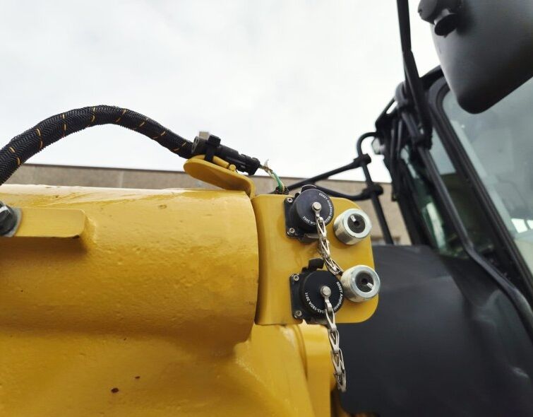 CATERPILLAR  140 AWD ***IMPECABLE***